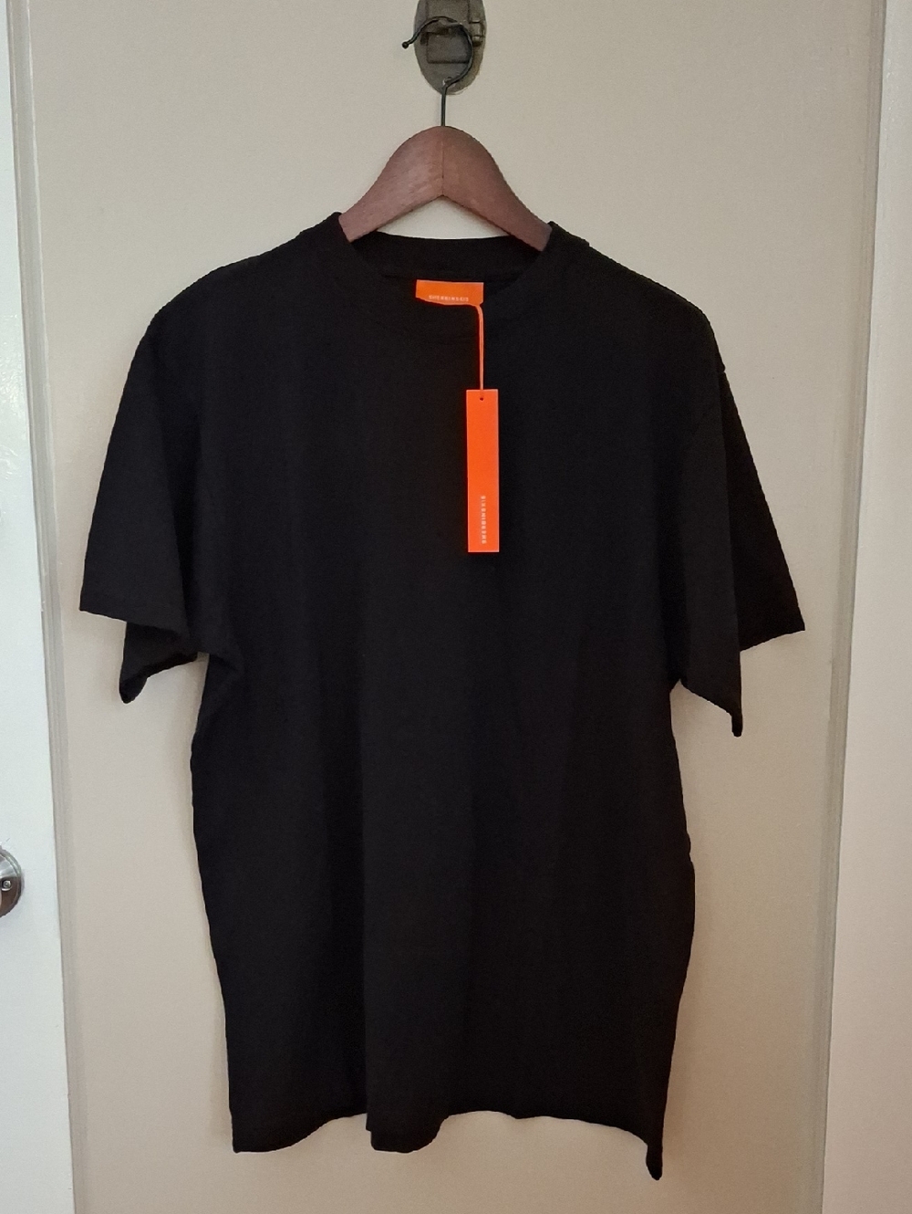 NWT Sherbinskis Black Crewneck T-Shirt_1